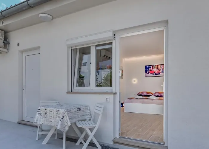 Apartment Light In Pula